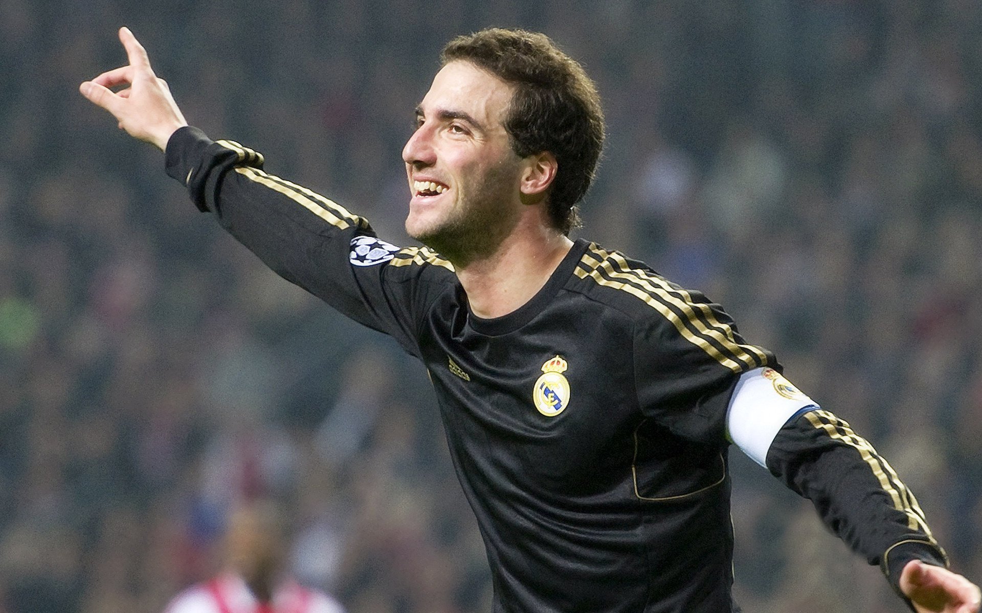 “西甲豪门展开追赶，形势变幻莫测”，西甲豪门什么意思